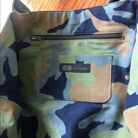 JET by John Eshaya Camo Tote - Picture 4 of 5